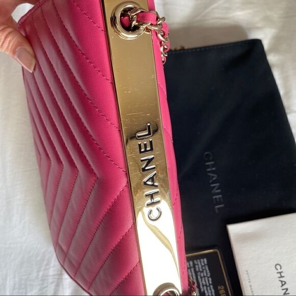 Chanel Trendy CC WOC Chevron Lambskin Wallet On Chain - Pink / light gold - Picture 11 of 14